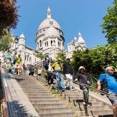 In Front Of Sacre Coeur - 2 Bedrooms In Last Floor Apartment