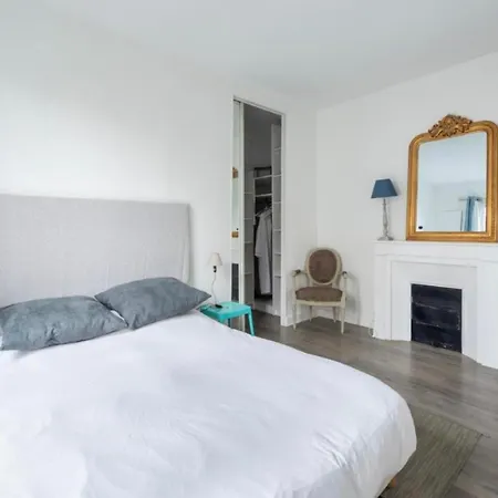 In Front Of Sacre Coeur - 2 Bedrooms In Last Floor * Paris
